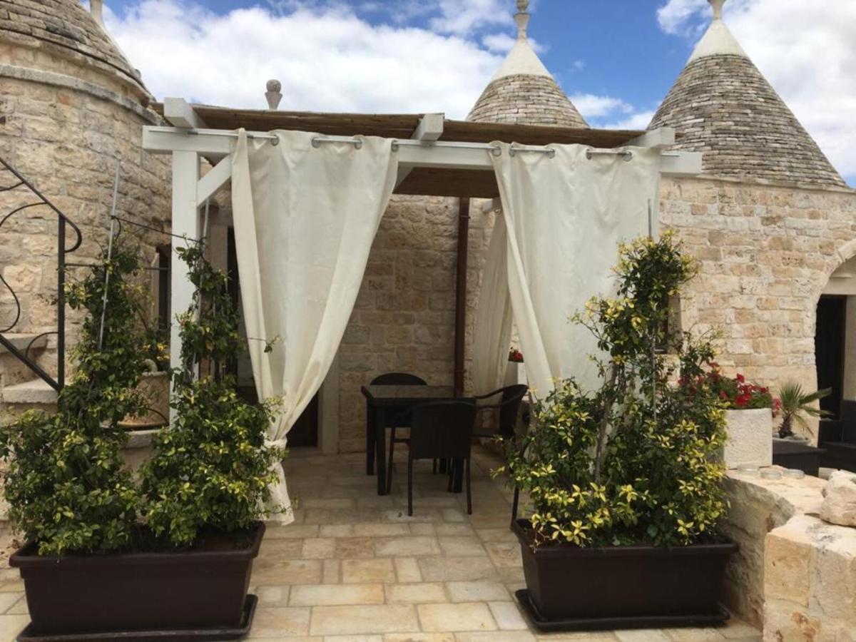 Trulli Isago Bed & Breakfast Locorotondo Bagian luar foto