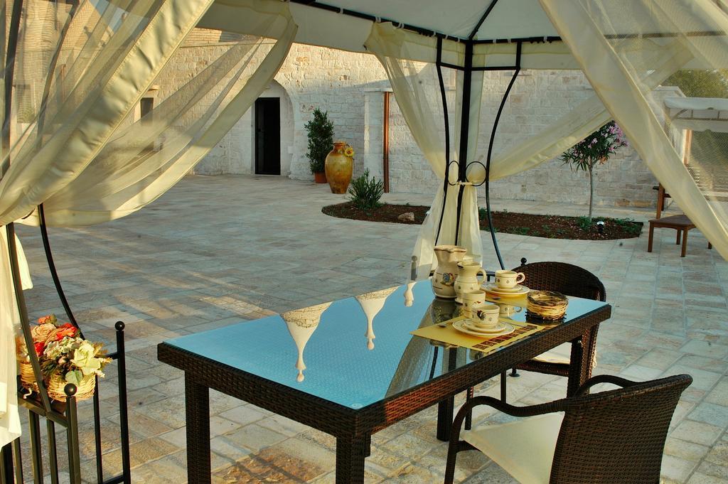 Trulli Isago Bed & Breakfast Locorotondo Bagian luar foto