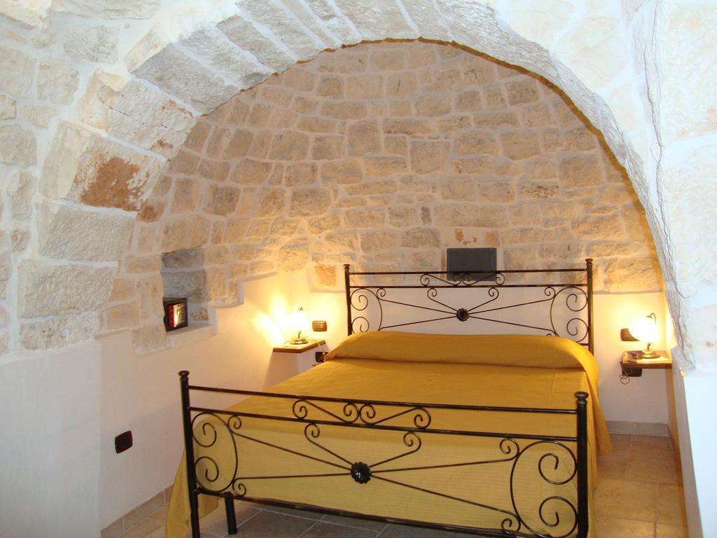 Trulli Isago Bed & Breakfast Locorotondo Bagian luar foto