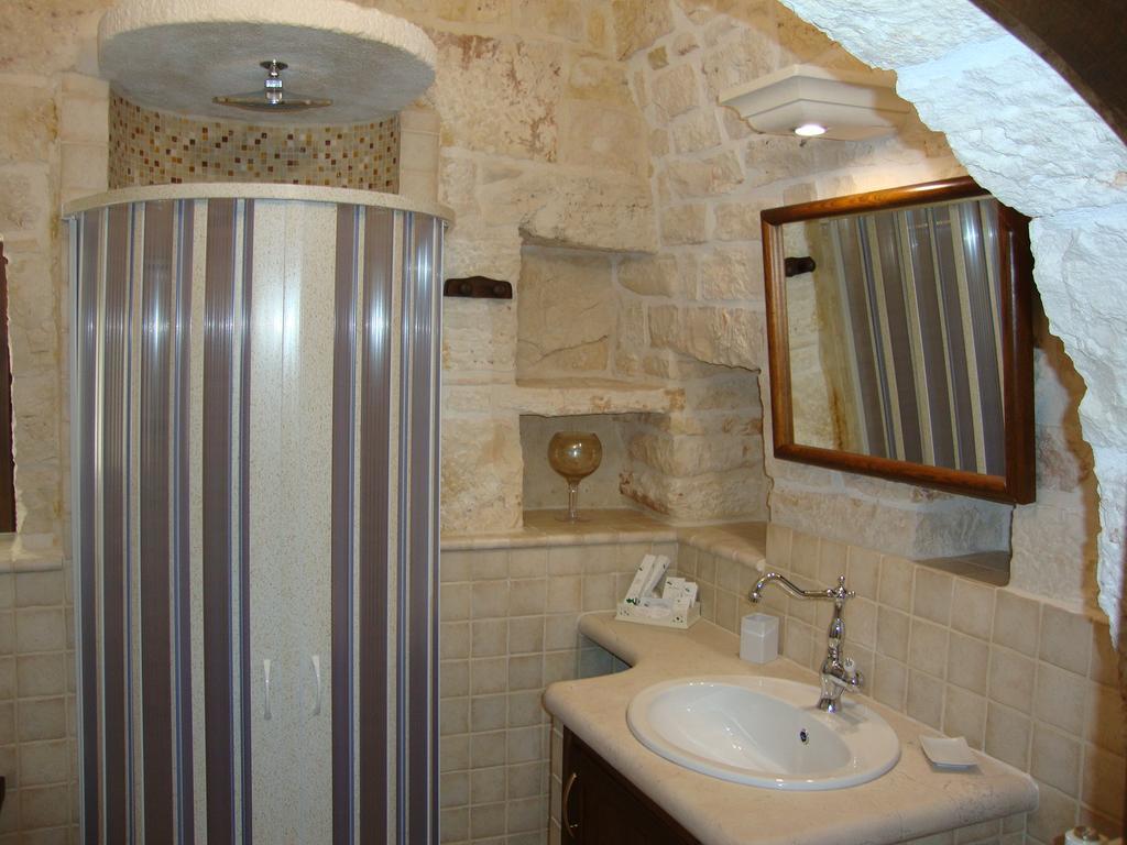 Trulli Isago Bed & Breakfast Locorotondo Bagian luar foto