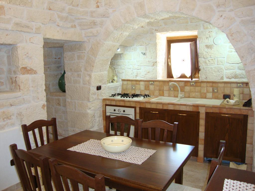 Trulli Isago Bed & Breakfast Locorotondo Bagian luar foto