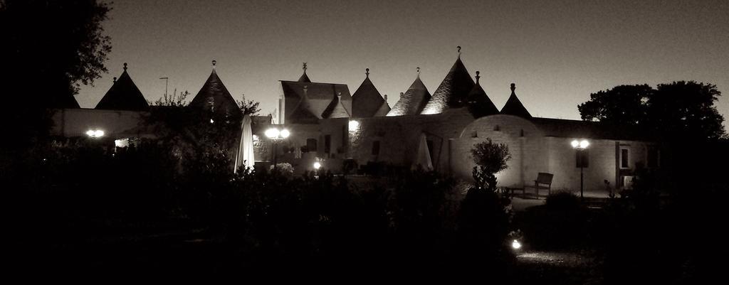 Trulli Isago Bed & Breakfast Locorotondo Bagian luar foto