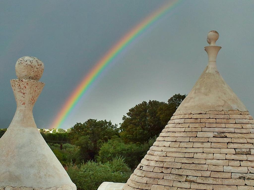 Trulli Isago Bed & Breakfast Locorotondo Bagian luar foto