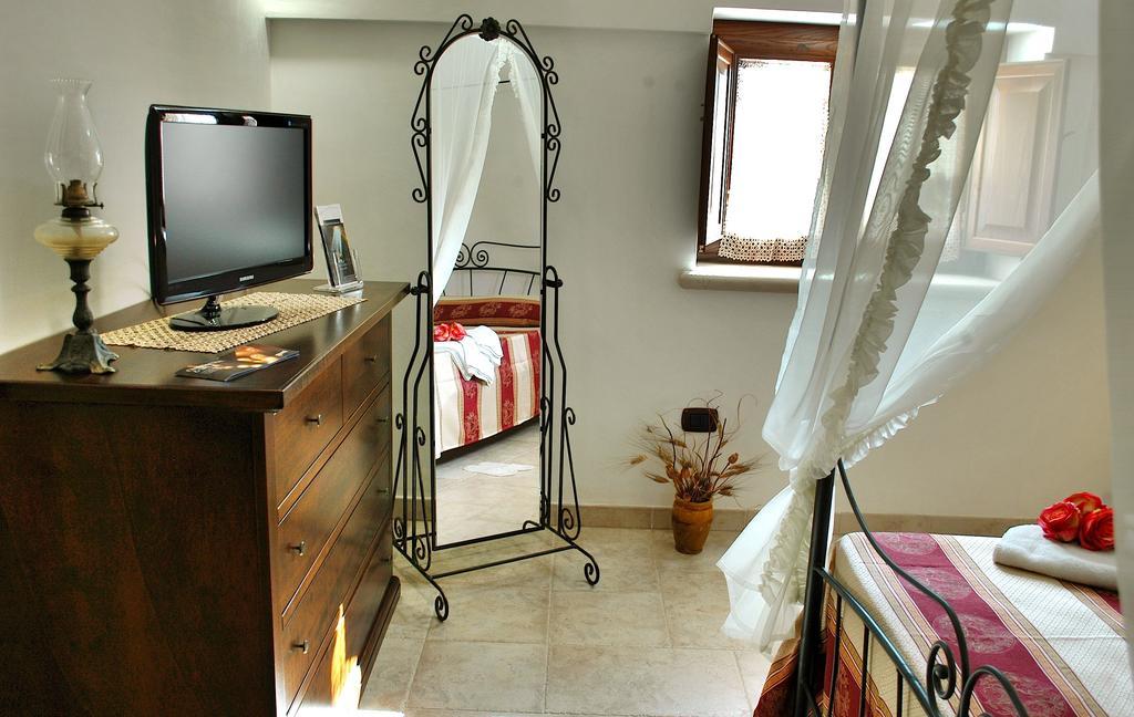 Trulli Isago Bed & Breakfast Locorotondo Bagian luar foto